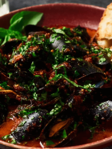 Garlic Mussels Marinara Recipe