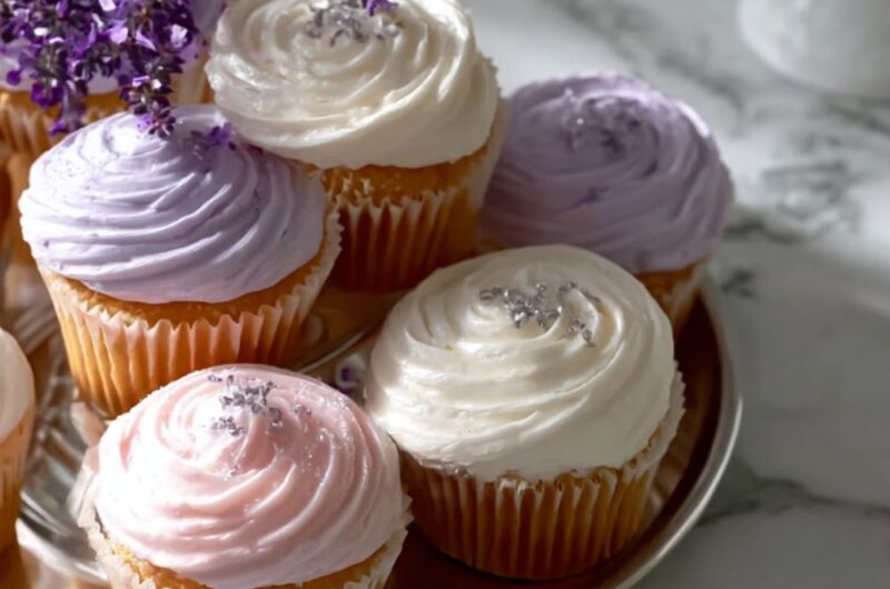 Tablescape Center Piece Mini Cakes Three Ways