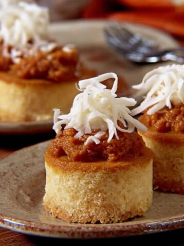 Espresso Cakes with Pumpkin Filling and White Chocolate Curls Recipe