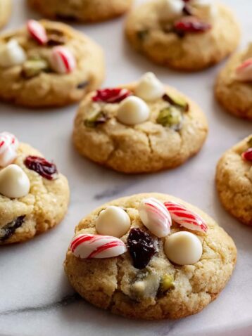Macadamia-Almond Christmas Cookies Recipe