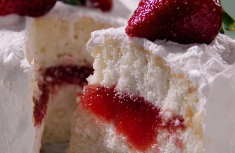 Strawberry Sparkle Cake Recipe