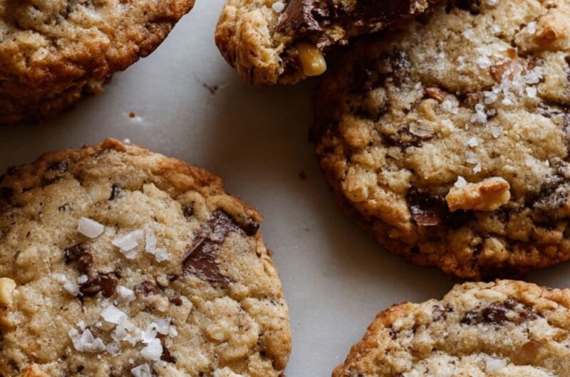 Super Yummy Chocolate Chunk Oatmeal Cookies Recipe