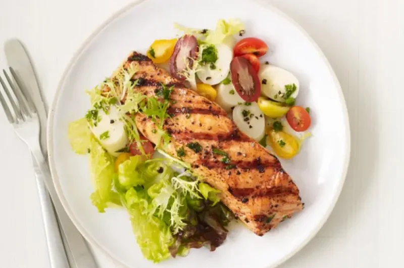 Spiced Grilled Salmon Hearts of Palm Salad