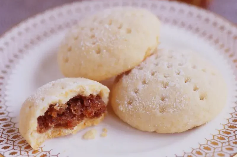 Maamoul Stuffed Date Orange Cookies